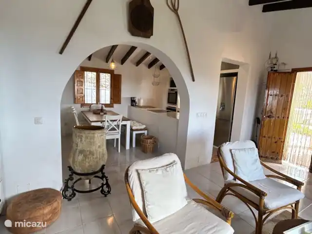 Casa Pajaros avec PISCINE & JACUZZI | Espagne, Costa del Sol, Sayalonga - villa Espace de vie ouvert et contact direct avec la terrasse extérieure, nouveau salon et piscine.