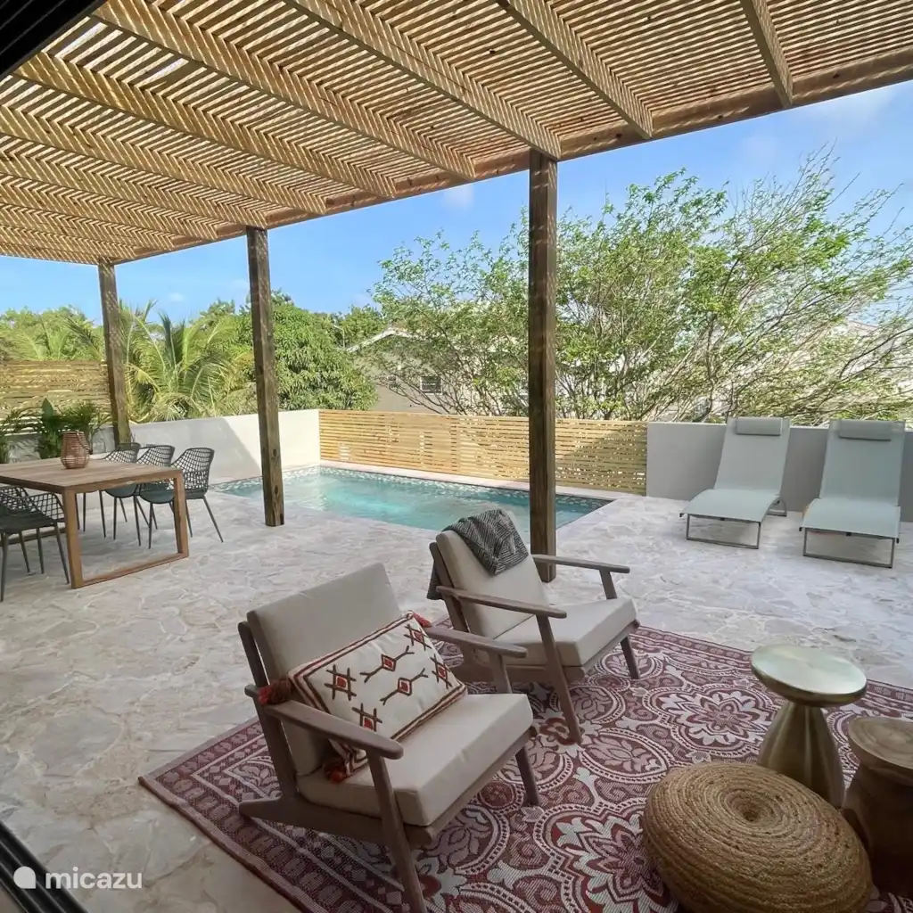 Villa Jan Thiel with private pool