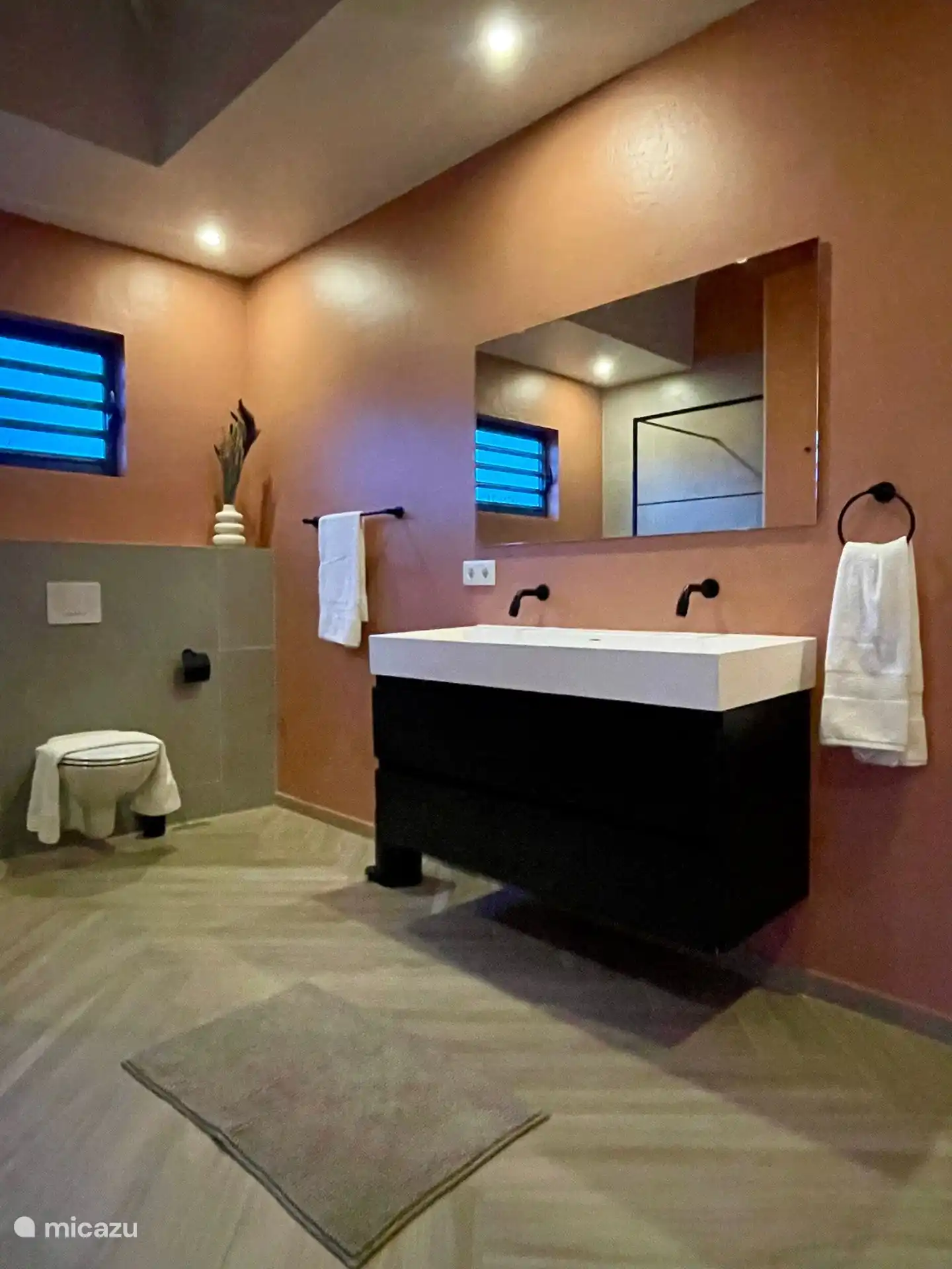 Bathroom of bedroom 1