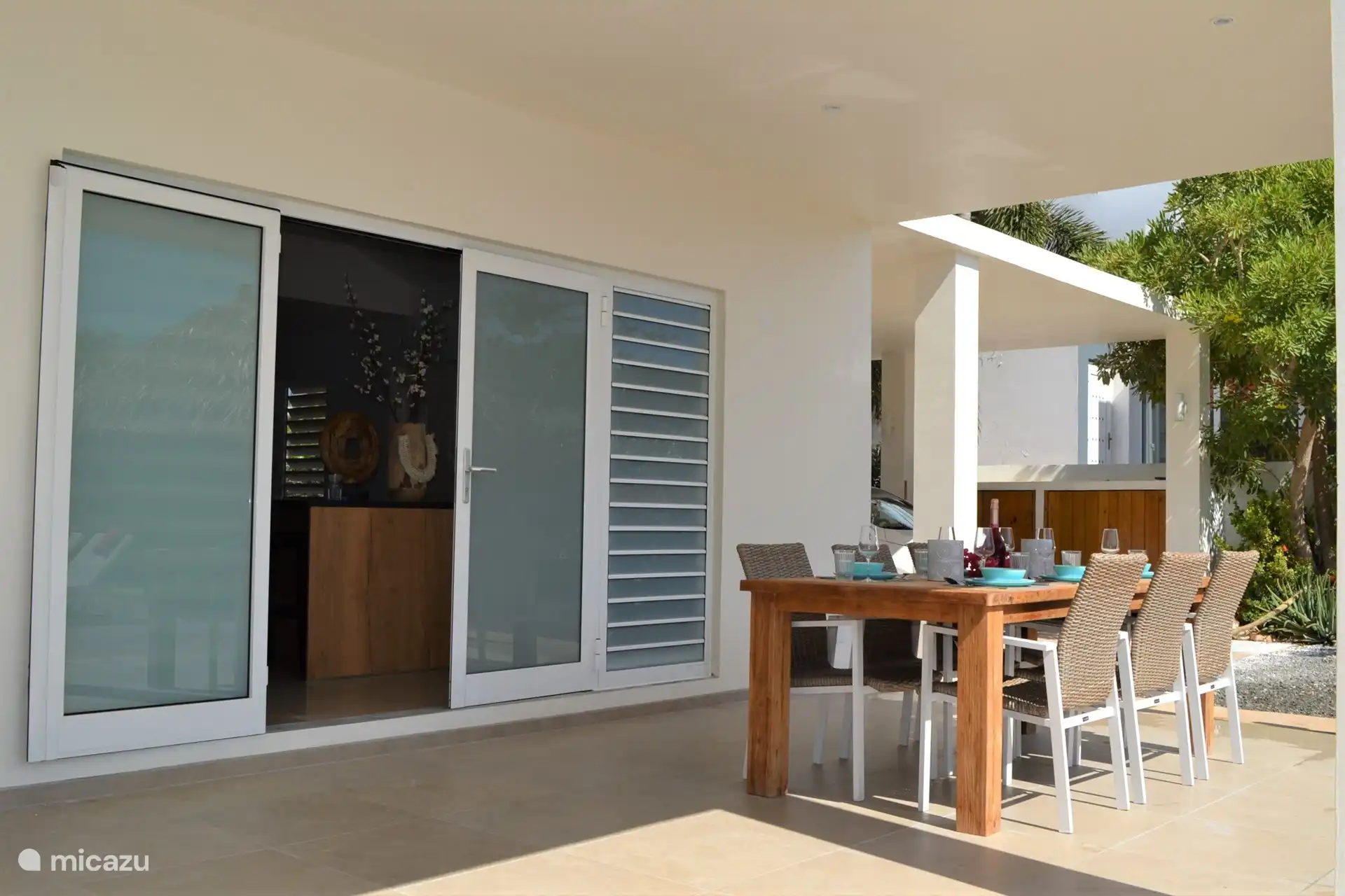 Hintere Villa mit Terrassentüren