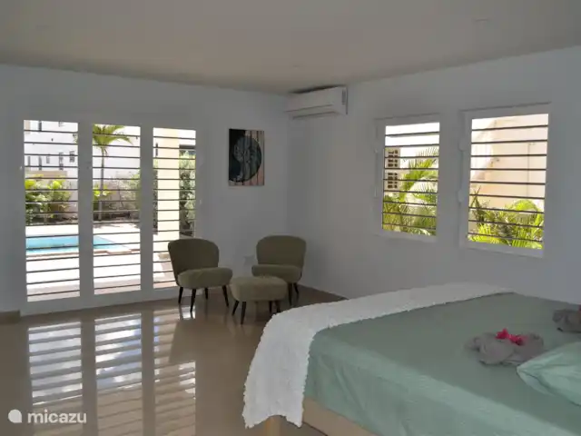 Villa Gigimomo huren in Curaçao, Banda Ariba (oost), Vista Royal - villa Hele ruime master bedroom met airconditioning