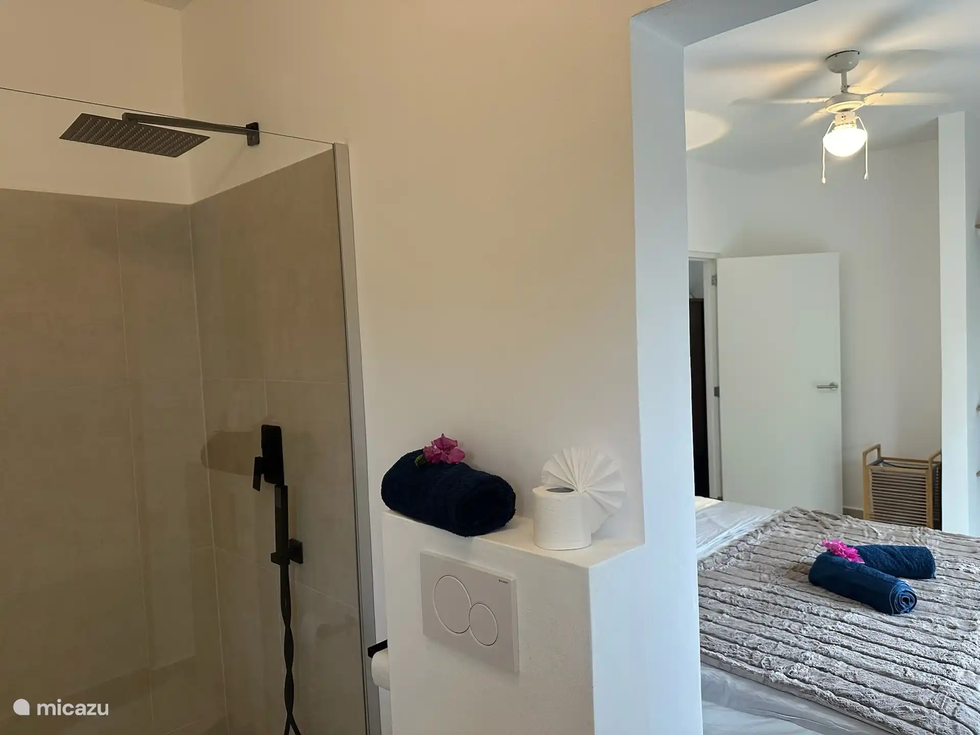 Badezimmer im Schlafzimmer 1