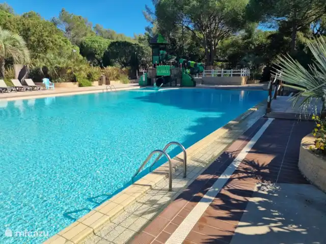 Chalet Coco huren in Frankrijk, Côte d´Azur, Roquebrune-sur-Argens - chalet zwembad met glijbaan