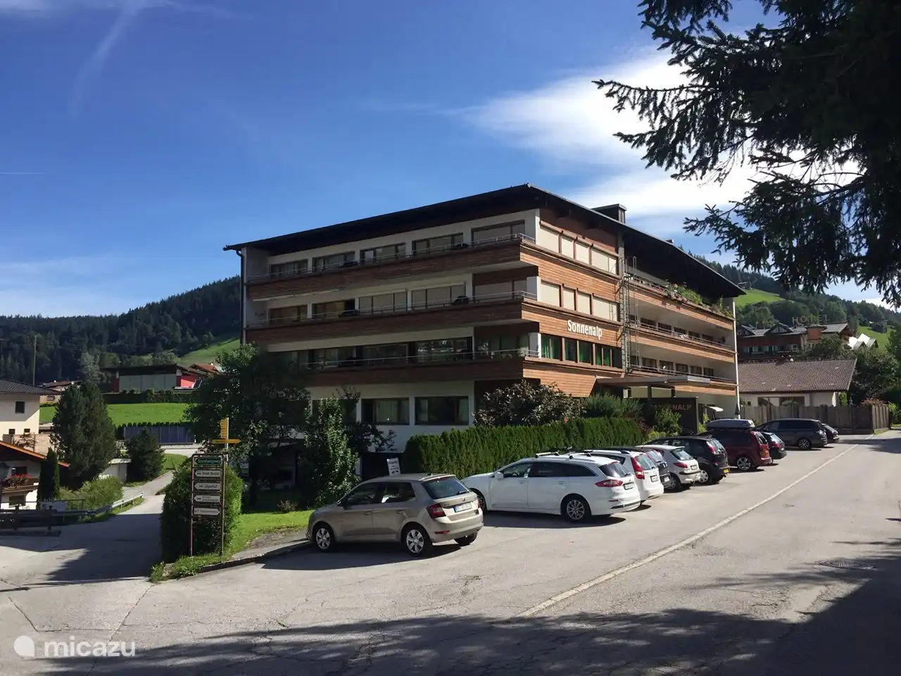 Appartement Sonnenalp Mountainview, auf der Sonnenseite mit Terrasse und schöner Aussicht auf die Berge.