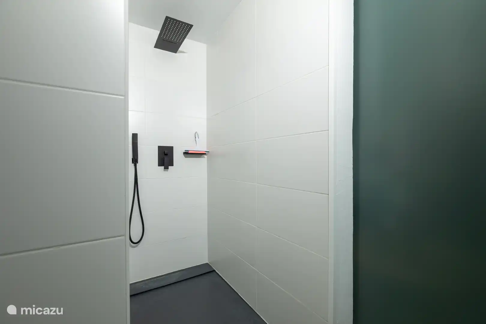 Begehbare Regenschauer