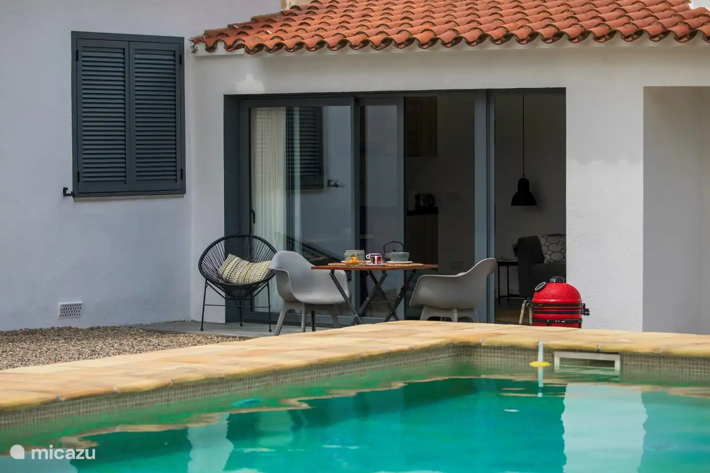 Grandes puertas correderas al jardín