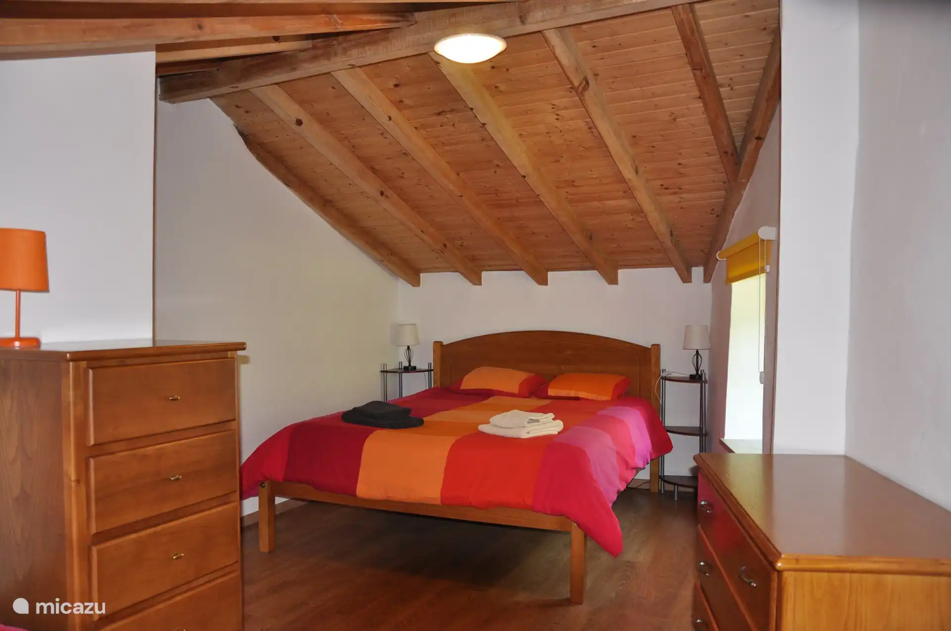 Schlafzimmer 1 Agave 2p&1p Bett