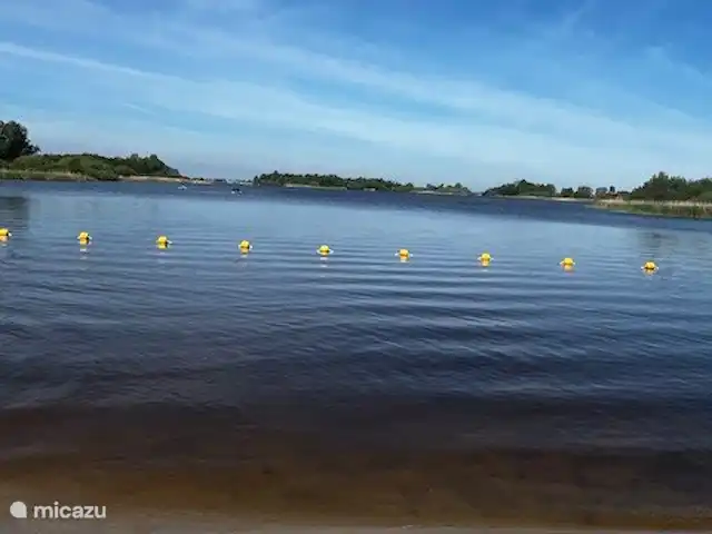 casa de vacaciones Lytse Mar en Países Bajos, Frise, Idskenhuizen - casa vacacional Lago poco profundo para nadar, (aprender) a surfear o remar