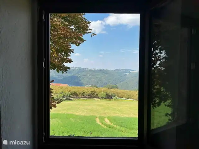 Location de Vacances Italie, Piémont, Niella Belbo, maison de vacances - Casa Rocco  Vue depuis la chambre.