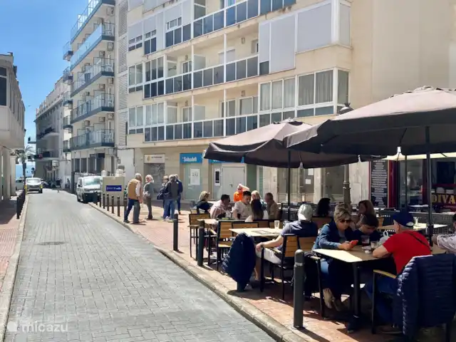 Apartamento Virginia playa Benidorm en España, Costa Blanca, Benidorm - apartamento Fachada edificio y plaza