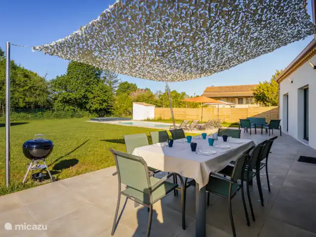 Merlote en Francia, Lot, Fontanes  - casa vacacional Jardín con terraza y zona de comedor y barbacoa