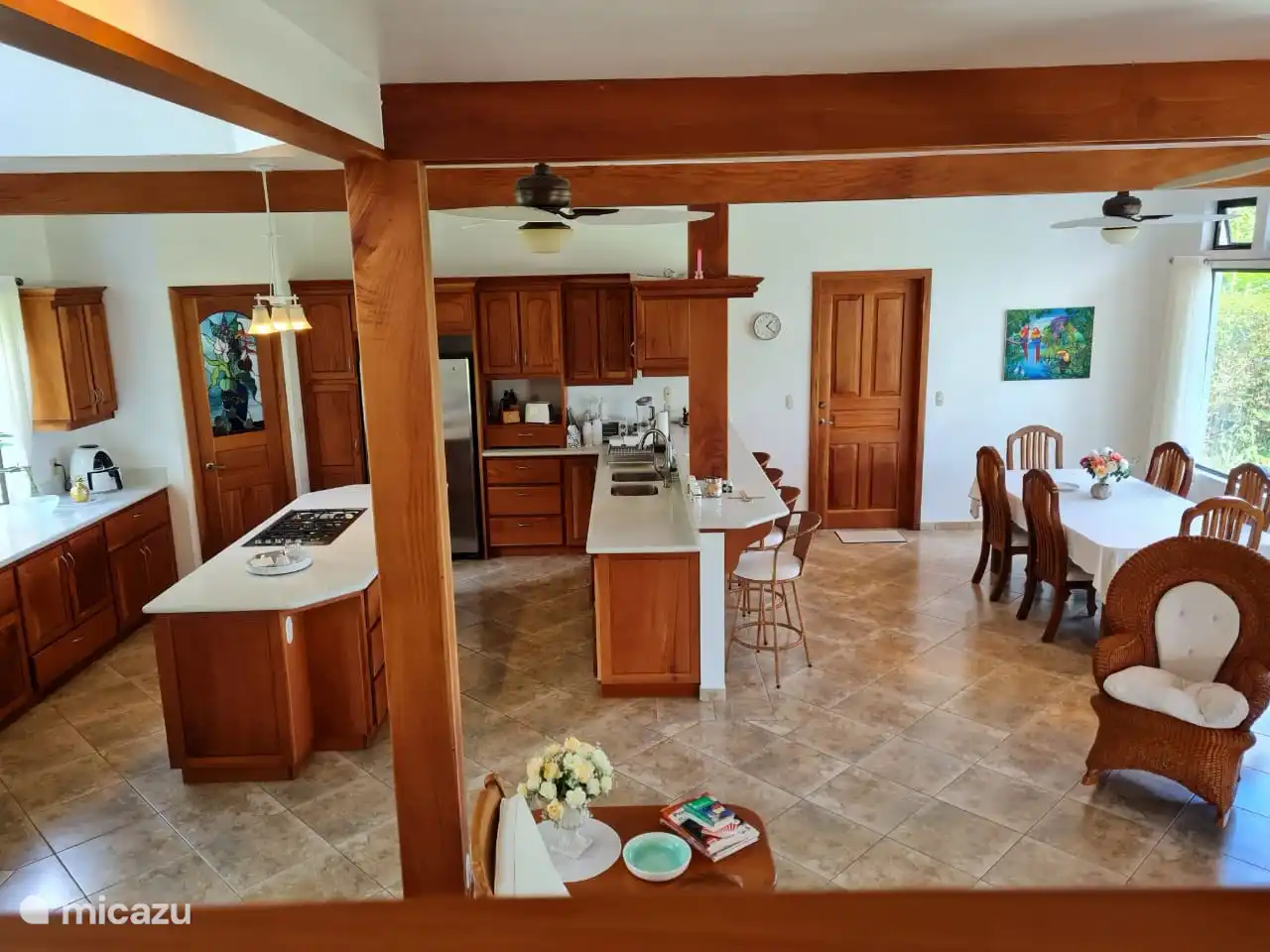 Küche mit Eßbereich