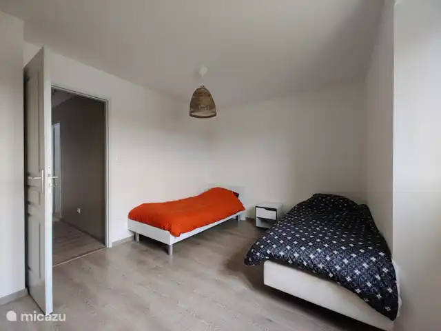Gite Le Solquirit - vue et piscine | France, Gers, Condom - manoir / château Chambre avec 2 lits simple