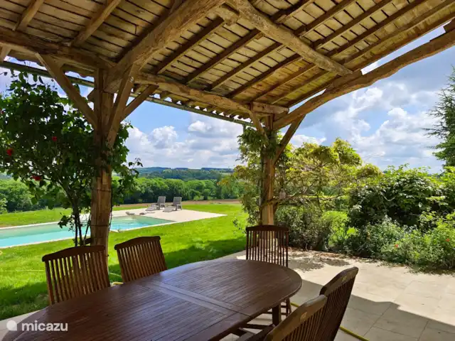 Gite Le Solquirit - vue et piscine | France, Gers, Condom - manoir / château Gite Le Solquirit - vue et piscine | France, Gers, Condom - manoir / château