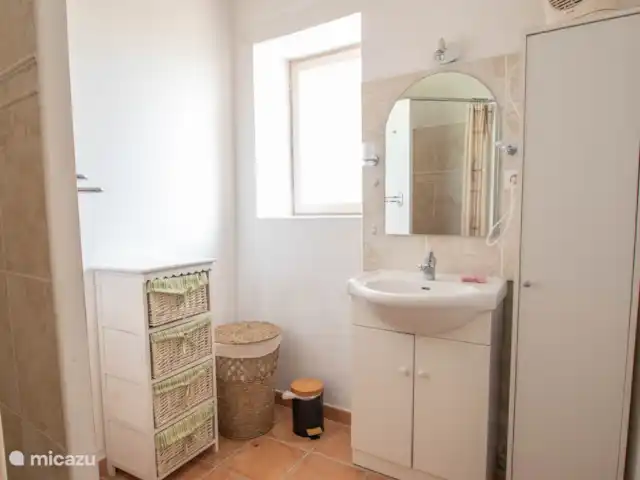 Gite Le Solquirit - vue et piscine | France, Gers, Condom - manoir / château Salle de bain