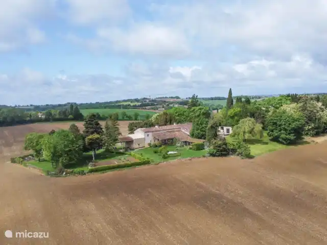 Gite Le Solquirit - vue et piscine | France, Gers, Condom - manoir / château Vue aérien