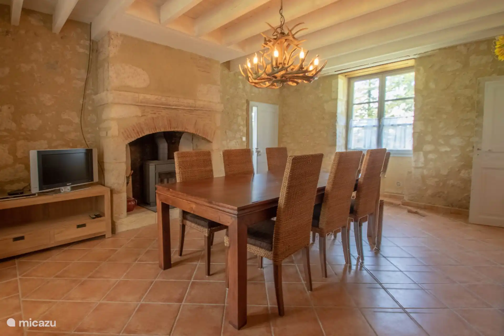 Das Esszimmer mit Holzofen