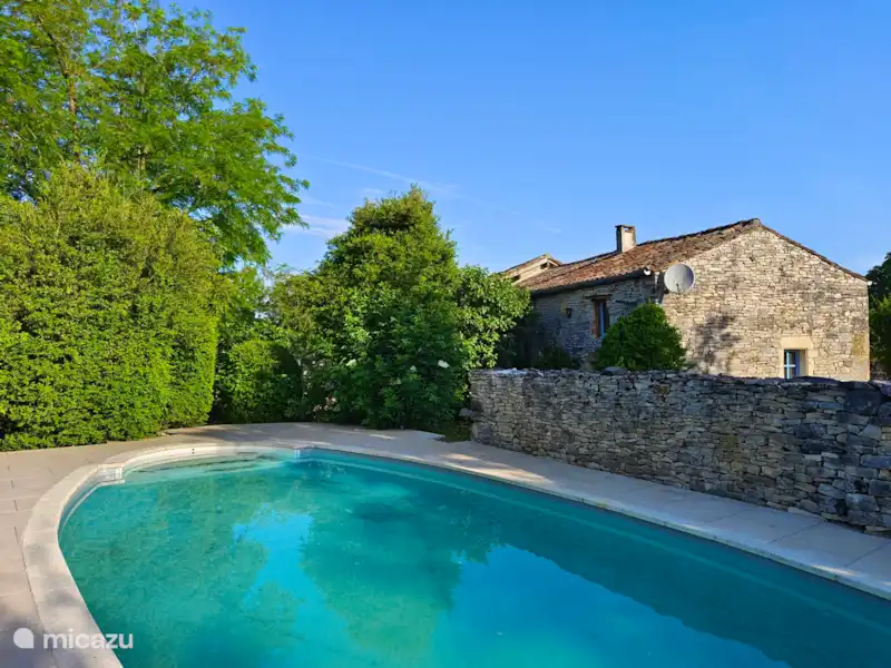 Gite Valades - piscine et vue | France, Tarn-et-Garonne, Saint-Antonin-Noble-Val - Manoir / Château Gite Valades - piscine et vue | France, Tarn-et-Garonne, Saint-Antonin-Noble-Val - Manoir / Château