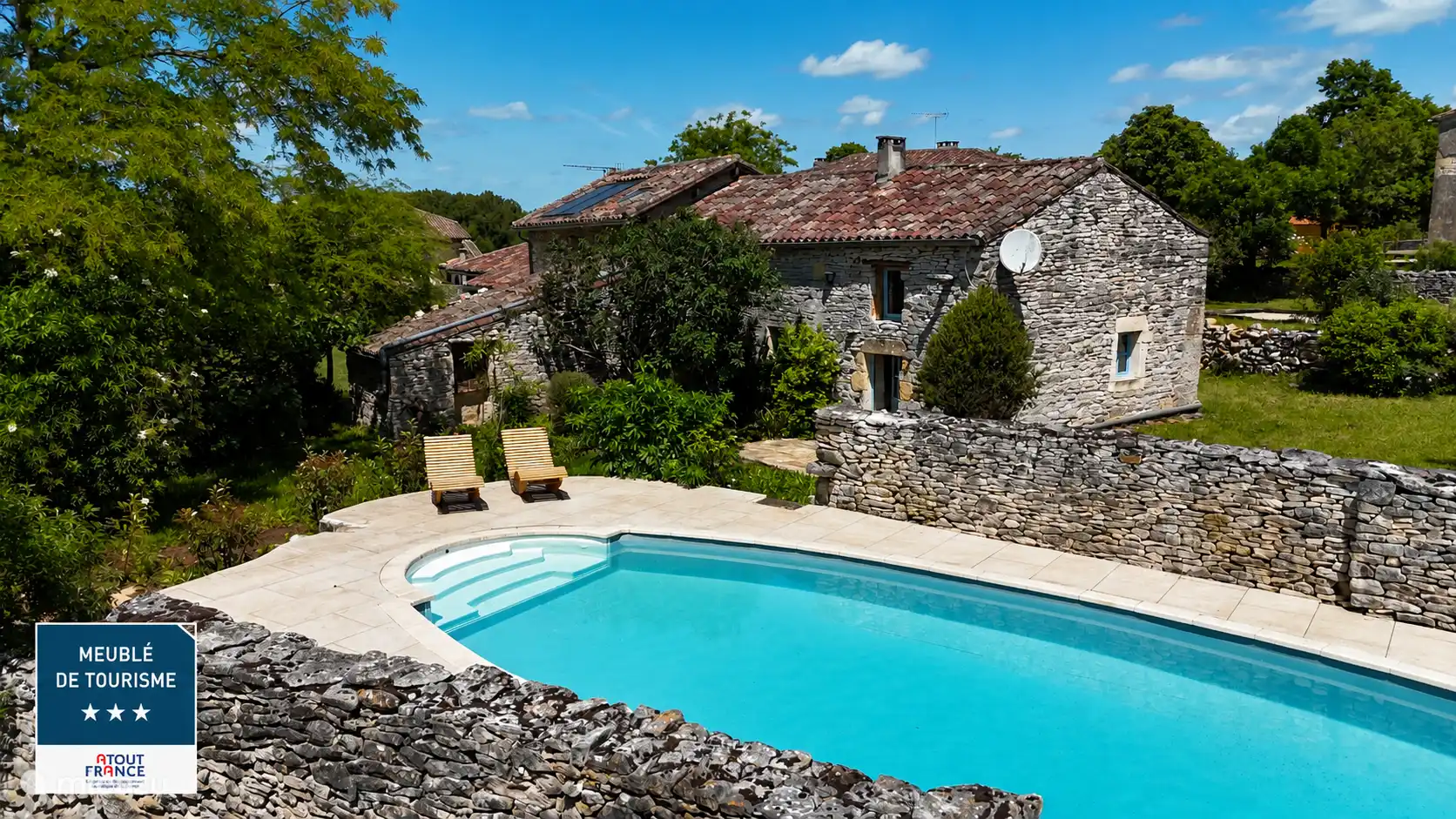 Fietsen, Frankrijk, Tarn-et-Garonne, Saint-Antonin-Noble-Val, landhuis / kasteel Gite Valades - zwembad en uitzicht