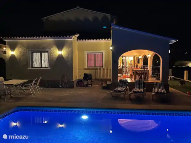 Casa Tien bij Javea en Moraira. huren in Spanje, Costa Blanca, Benitachell - villa Een barbecue op gas staat klaar.