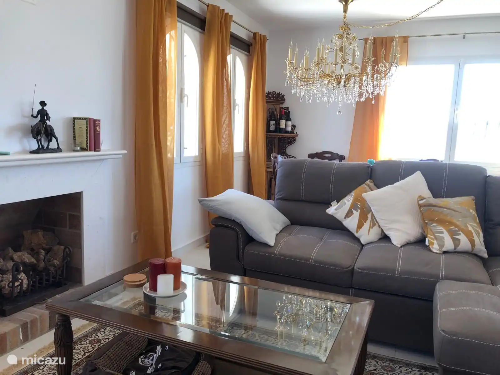 Helaas kan de openhaard nog niet aan. In het najaar komt er een cassette. Nu is de afvoer nog niet in orde.