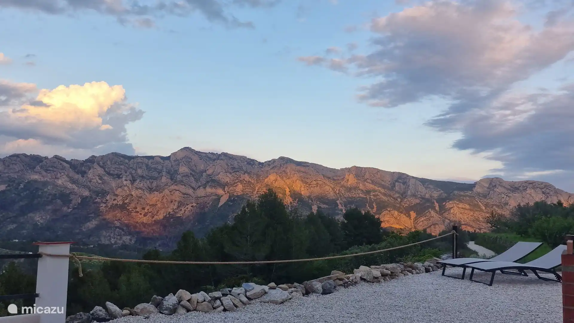 Wunderschöner Sonnenuntergang 