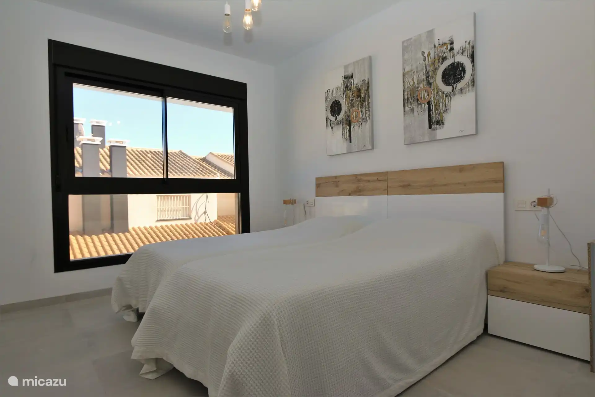 Schlafzimmer mit 2 Betten