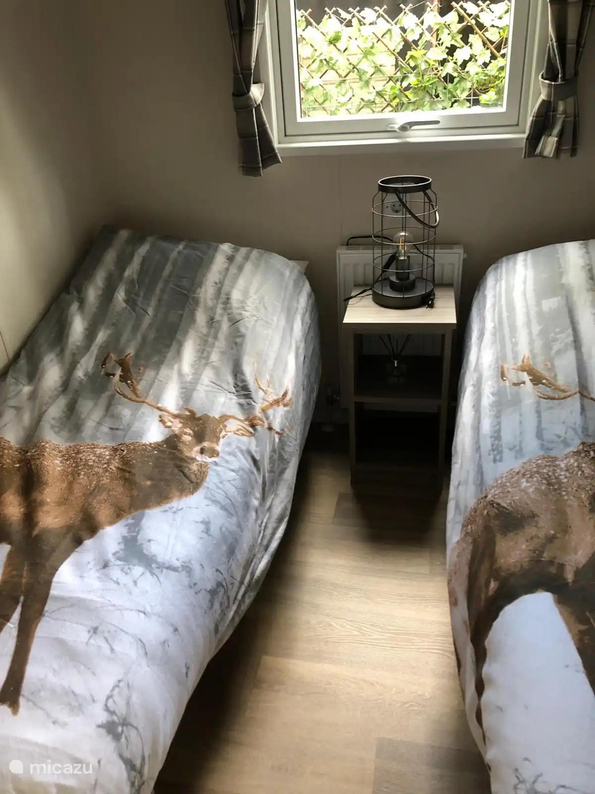 Slaapkamer 2, twee eenpersoons bedden