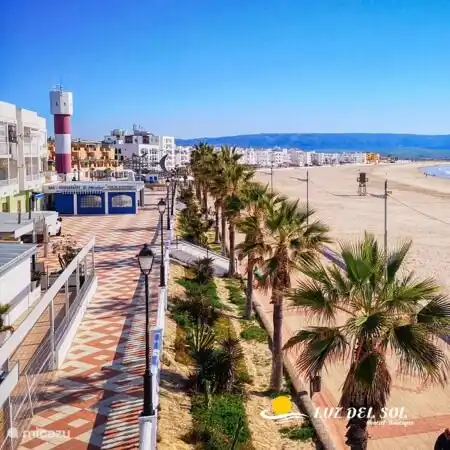 Die Promenade in Barbate (Paseo Maritimo). Hier finden Sie gemütliche Restaurants und Bars.