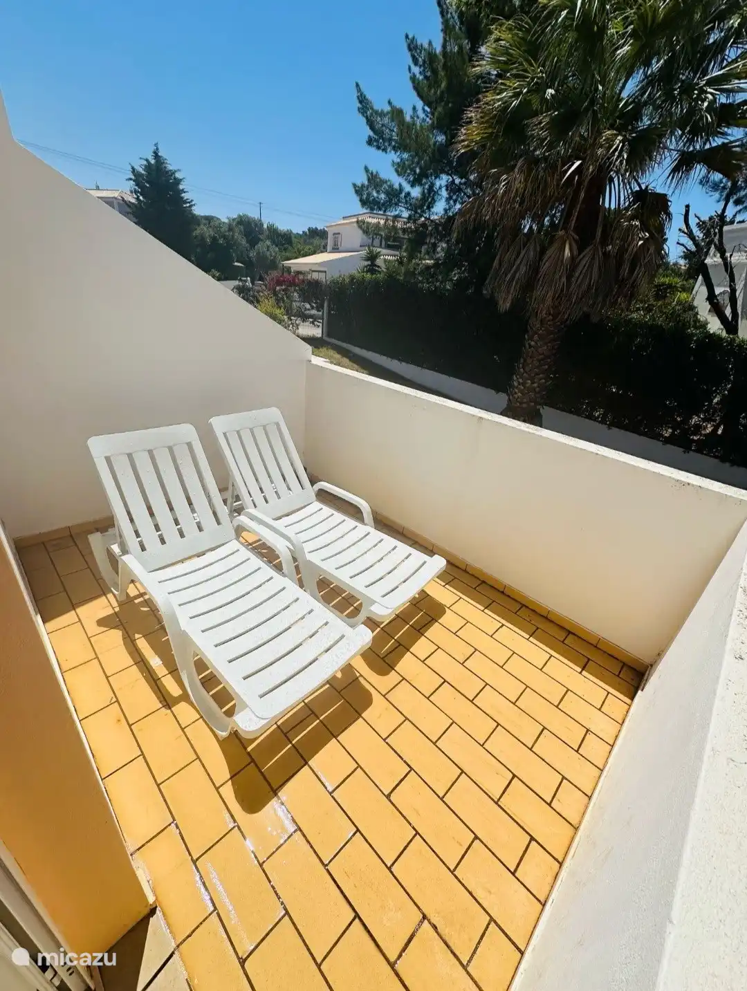 zusätzlicher Balkon (ganztägig Sonnenschein)