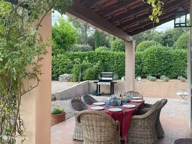 Lavande en Francia, Var, Nans-les-Pins - casa vacacional Terraza en la parte trasera