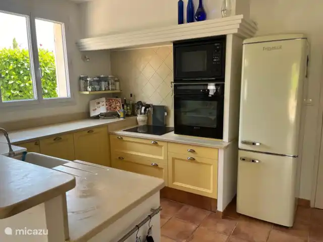 Lavande en Francia, Var, Nans-les-Pins - casa vacacional Cocina