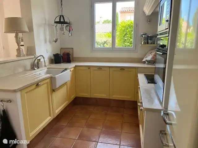 Lavande en Francia, Var, Nans-les-Pins - casa vacacional Cocina