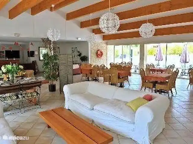 Lavande en Francia, Var, Nans-les-Pins - casa vacacional Sala común con bar