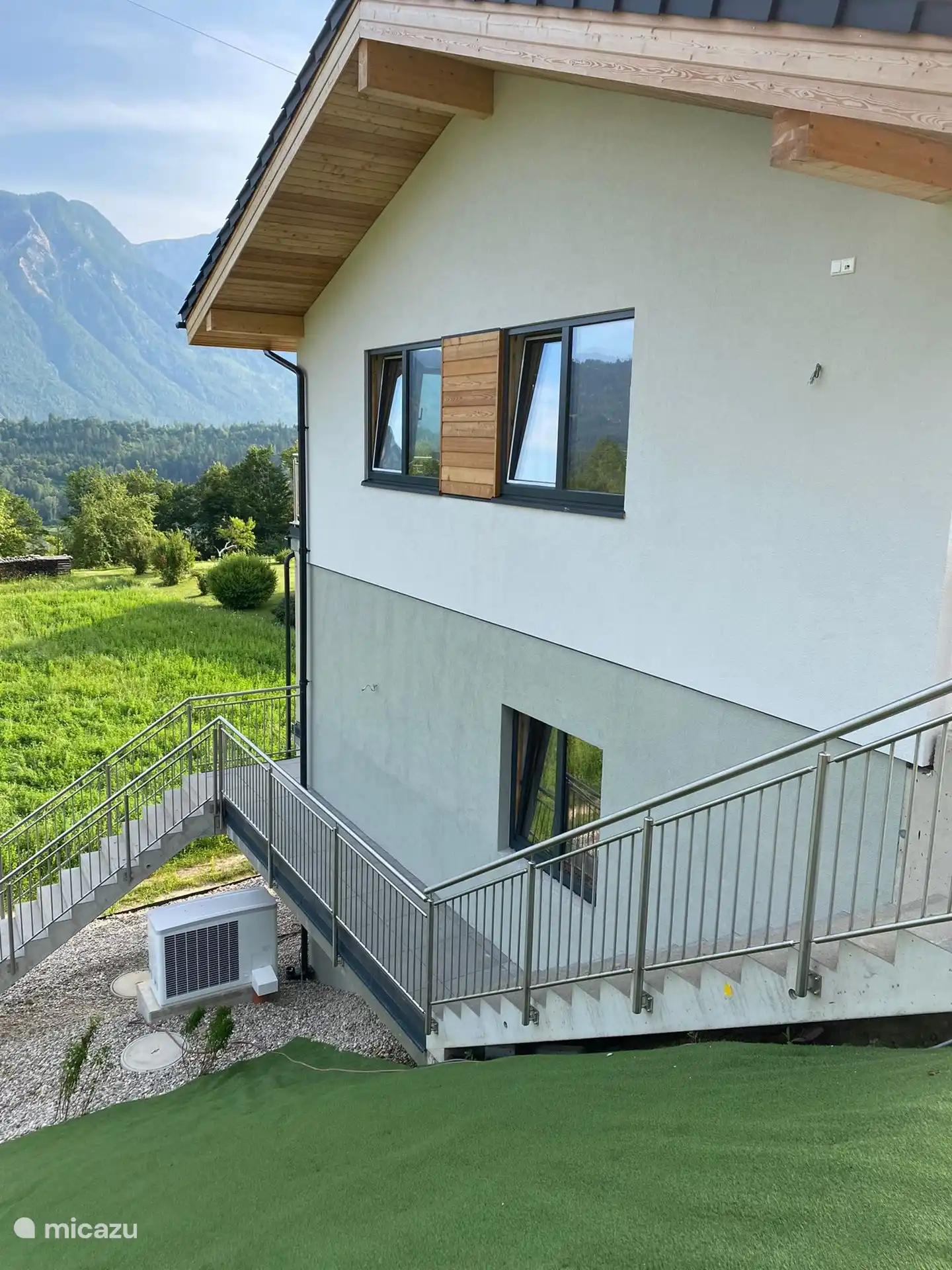 Außenbereich/Treppe zur Wohnung