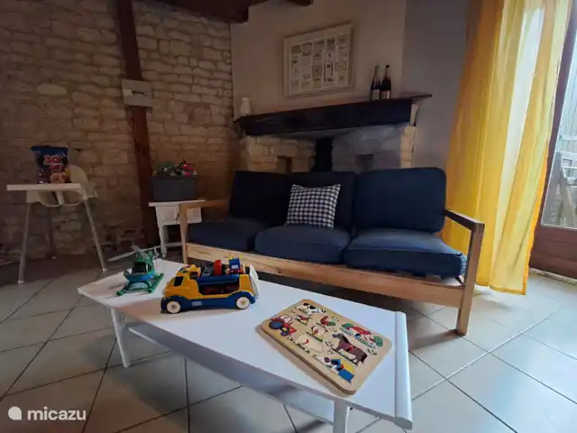Location de Vacances France, Charente-Maritime, Saint-Pierre-de-Juillers, gîte / cottage - Horloge gîte à La Grange du Moulin Jeux pour enfants