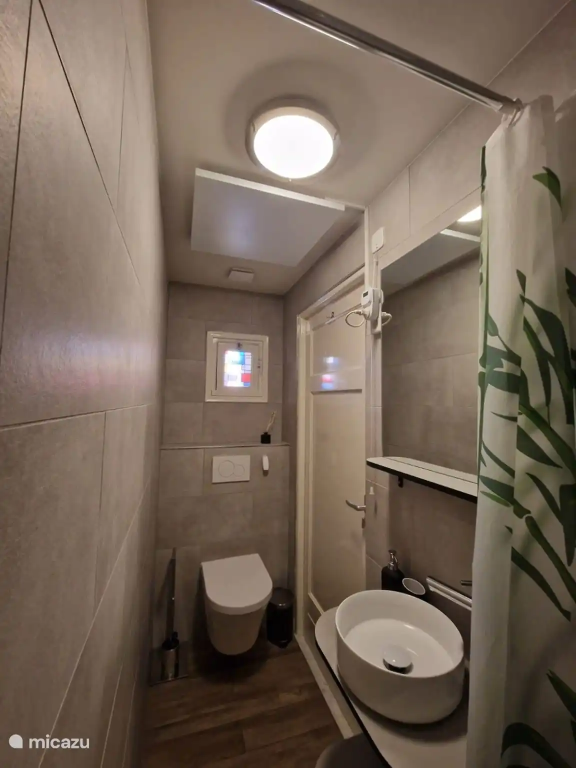 Bathroom toilet
