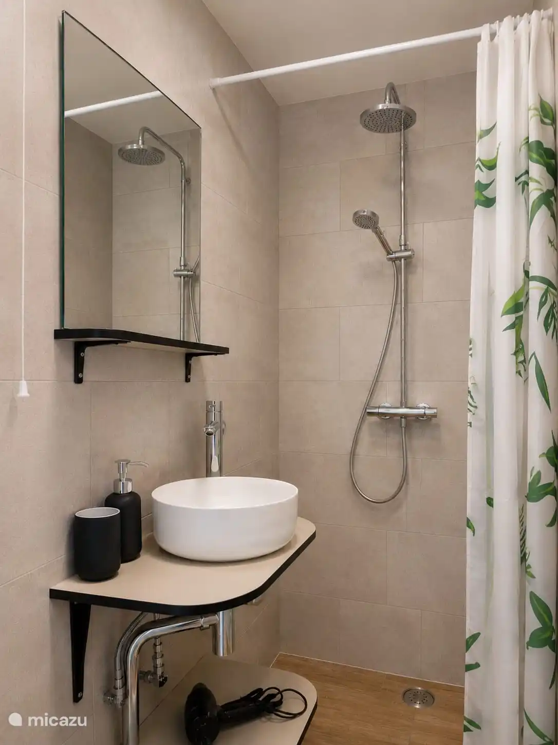 Bathroom Doche