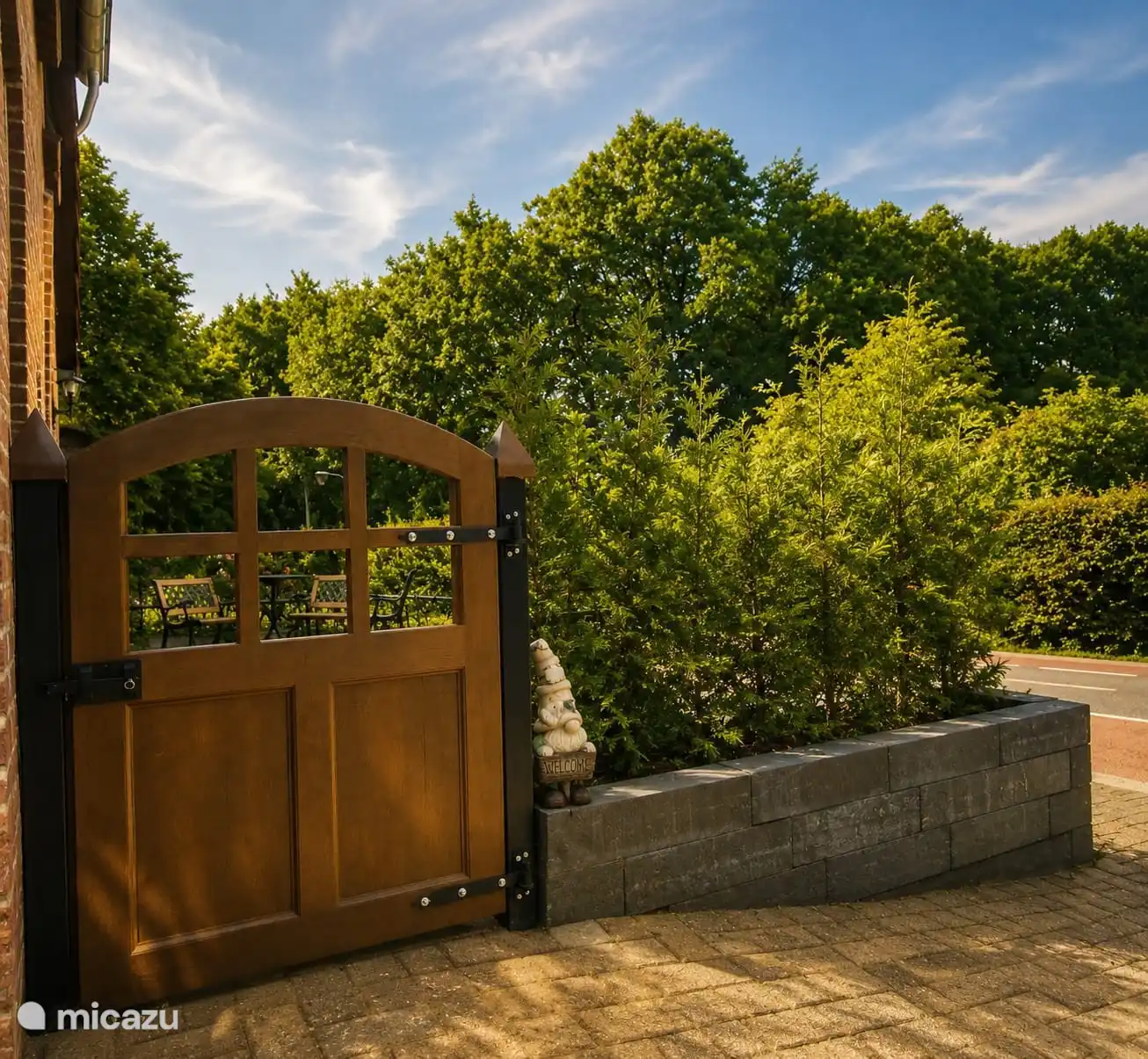 Gate to apartment