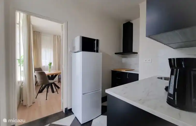 Voll ausgestattete Küche