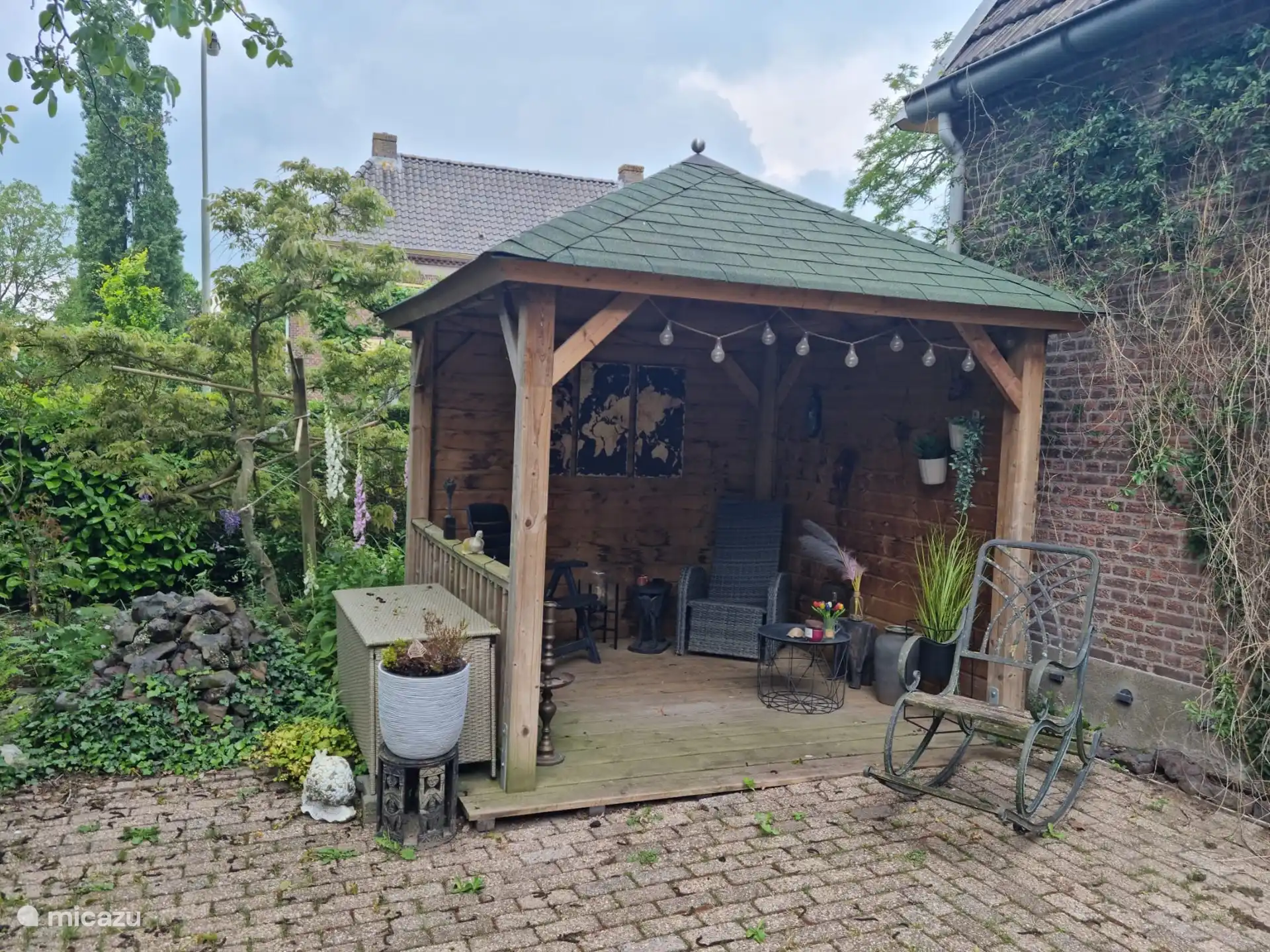 Der Pavillon im Garten