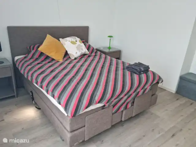 casa de campo en Países Bajos, Güeldres, Deest – La Casa del Frente El dormitorio con cama ajustable Lits Jumeaux