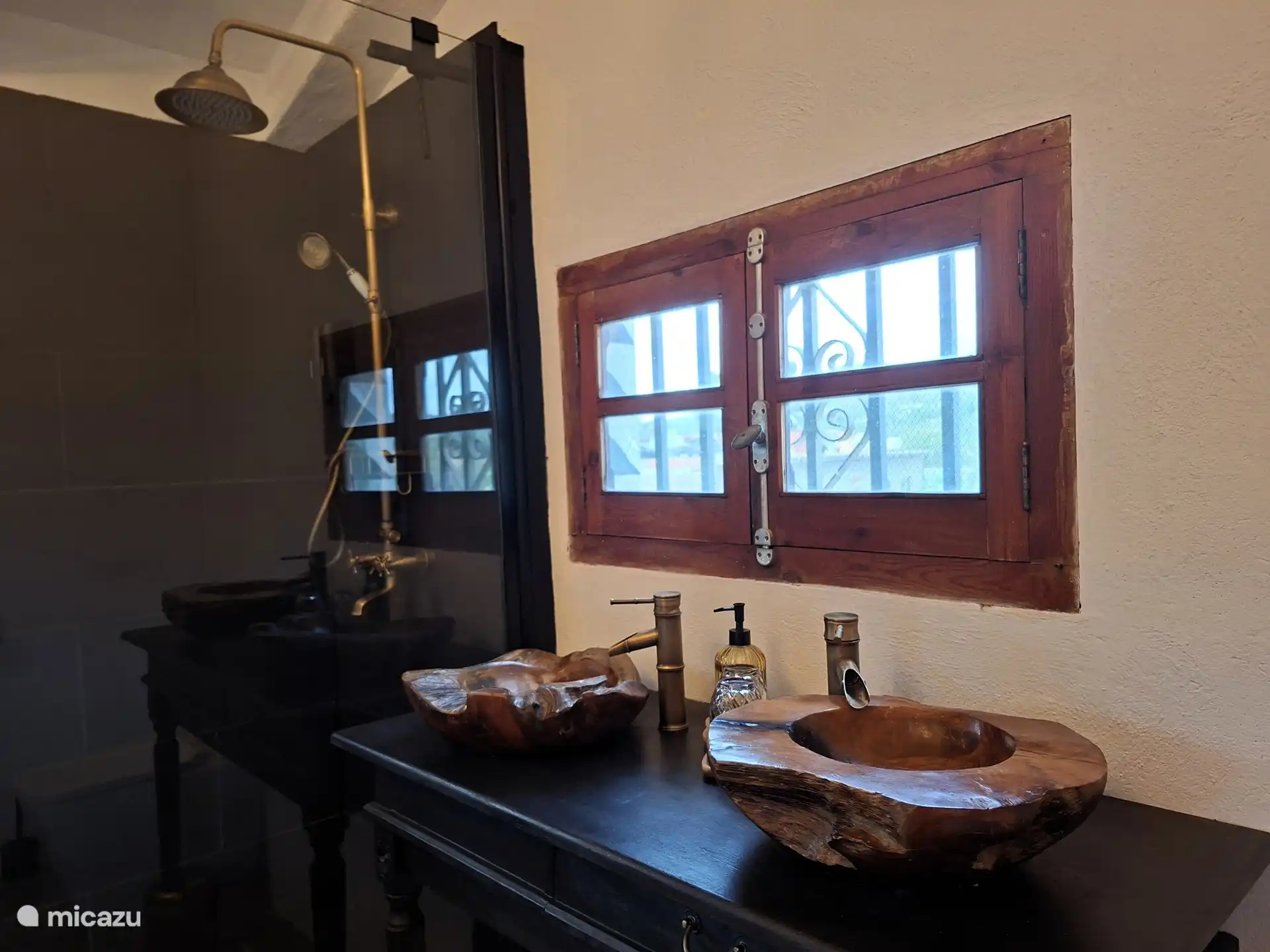 Schlafzimmer 4 im ersten Stock: Eigenes Badezimmer