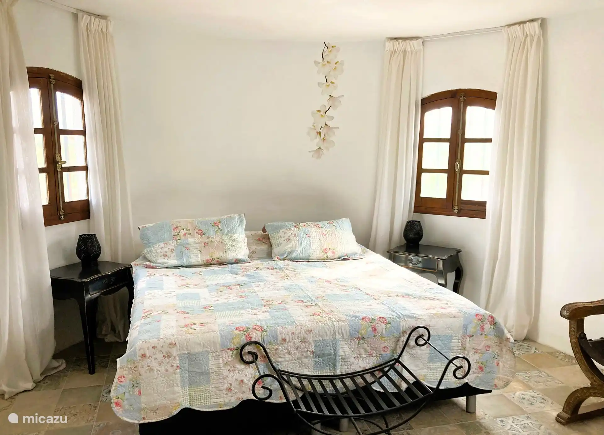 Chambre 2 avec salle de bainChambre 2