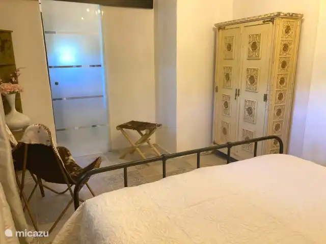 Villa Torre  en España, Valencia, Macastre - villa Habitación 4 con vista al baño