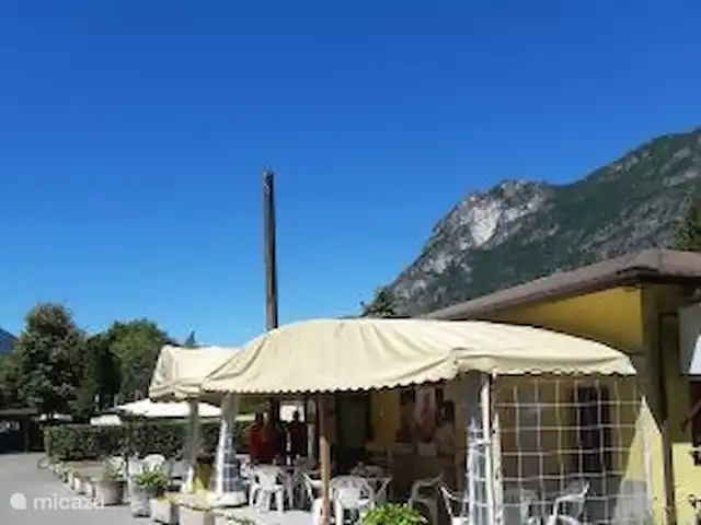 Chalet Casa Sole Porlezza en Italia, Lagos italianos, Porlezza - chalet Camping en el minimercado