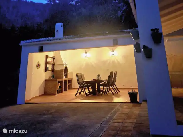 La Casa Algarrobo, invitée dans la nature | Espagne, Andalousie, Sedella - villa Longues soirées d’été