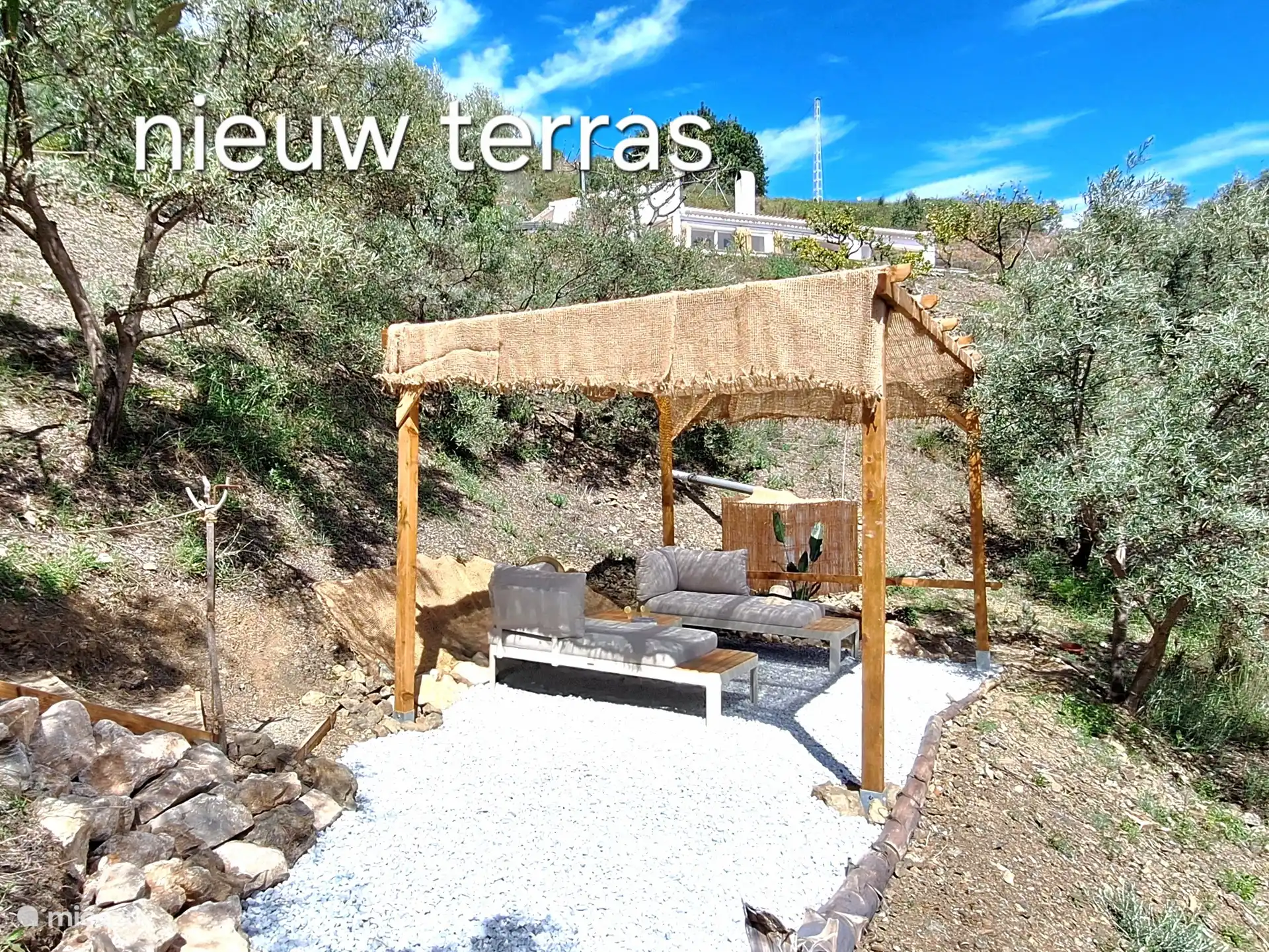 Terraza Escondida.
Ein versteckter Ort zwischen den Olivenbäumen.