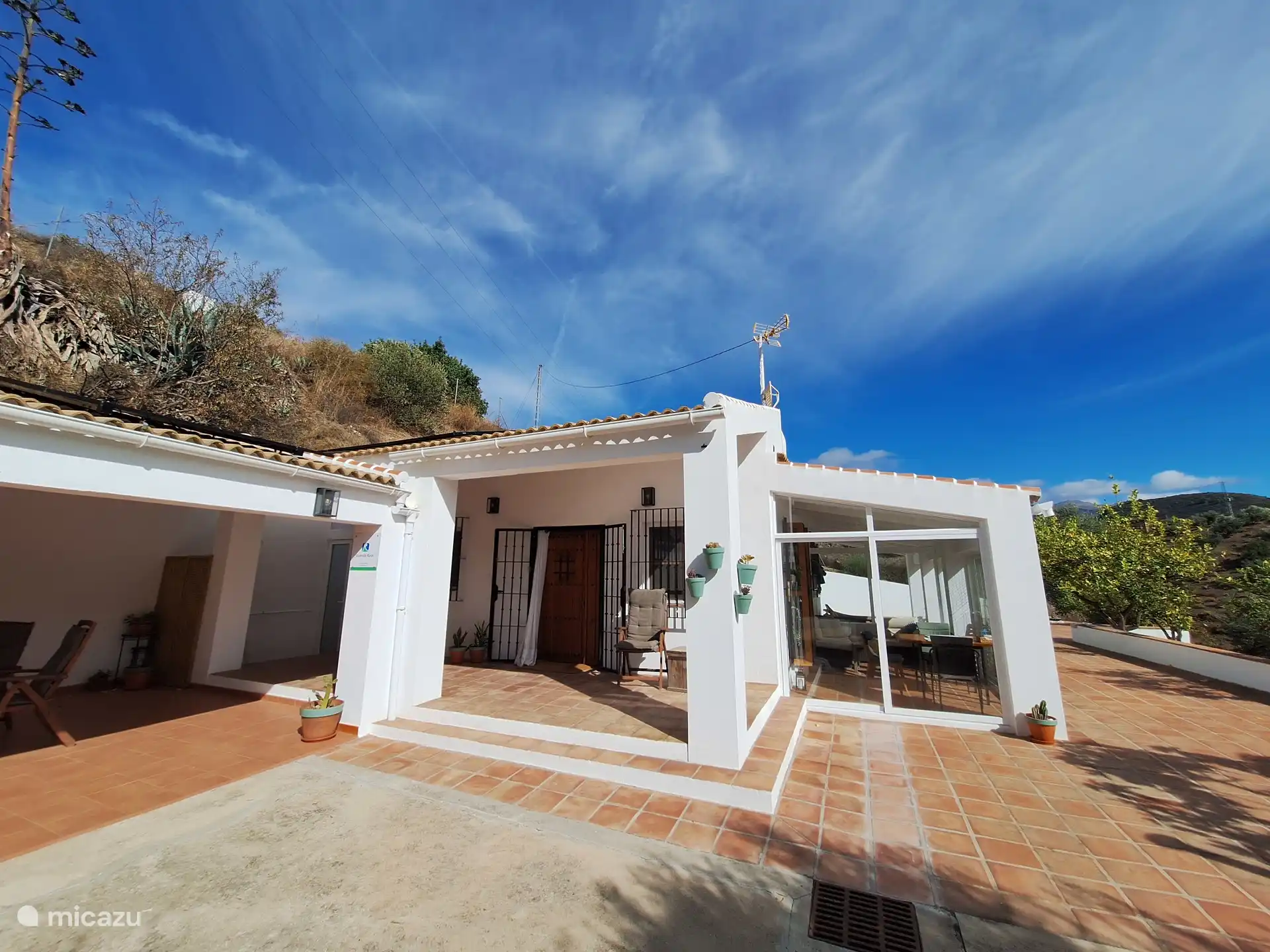 Eingang, Außenküche und Wintergarten