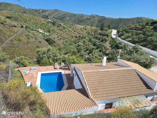 La Casa Algarrobo, invitée dans la nature | Espagne, Andalousie, Sedella - villa La Casa depuis le chemin Cuesta Bravo